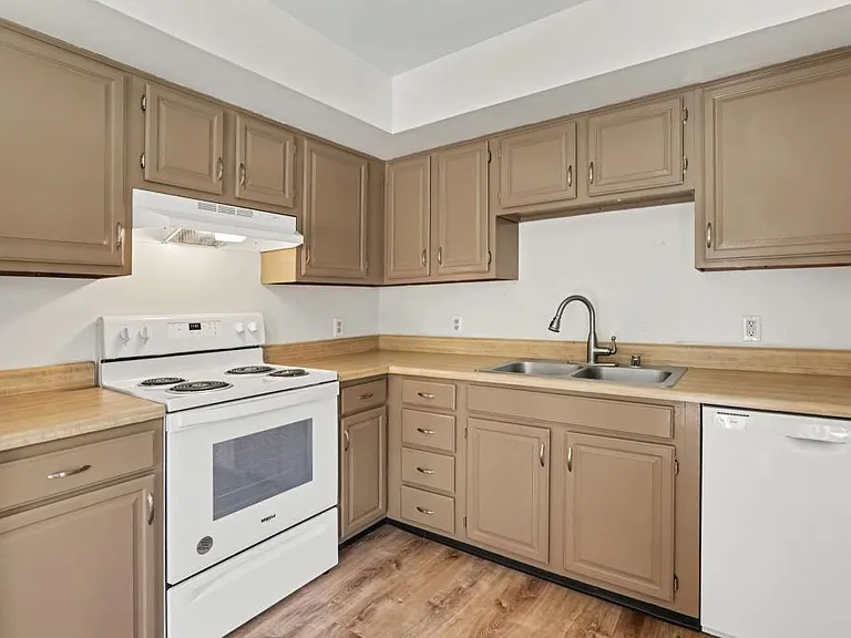 2712 Lisburn Rd — Photo 5