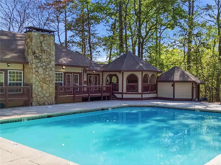904 Wentworth Ct — Photo 29