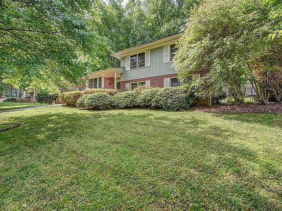 2nd image of 701 Hanover Dr