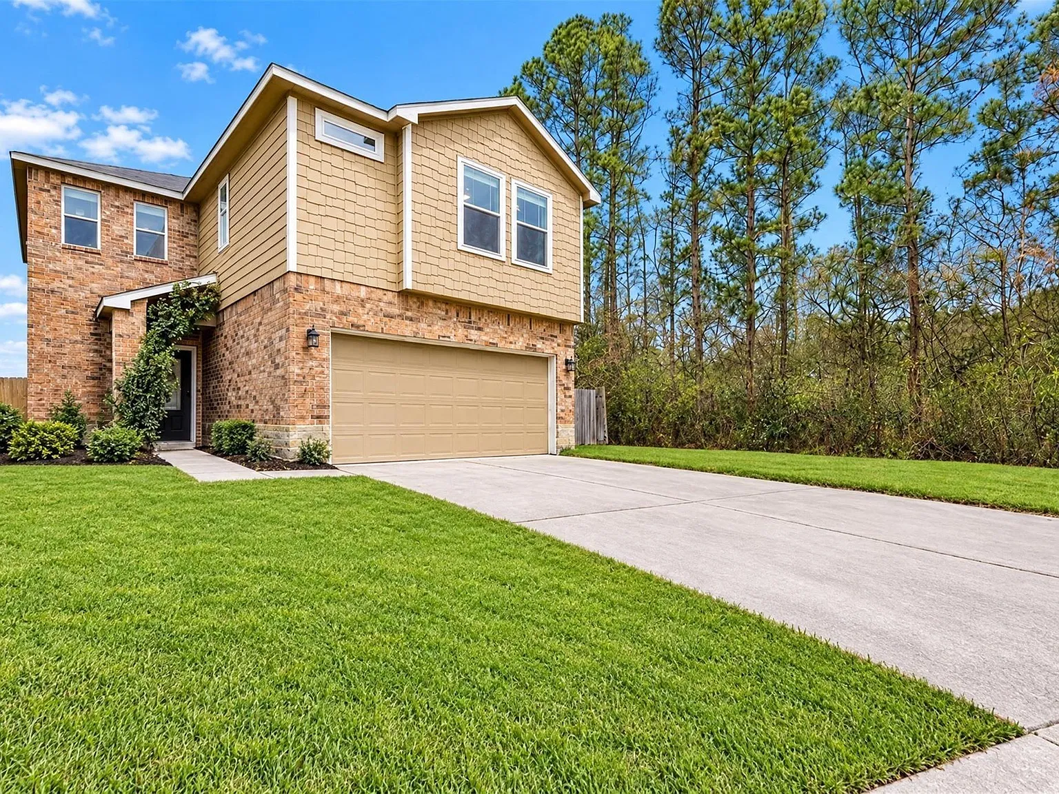 4 bed, 2.5 bath, 2175 sqft, $2,100 — Photo 1