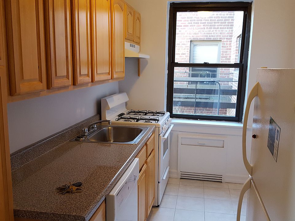 2nd image of 7508 Bell Blvd APT 6O