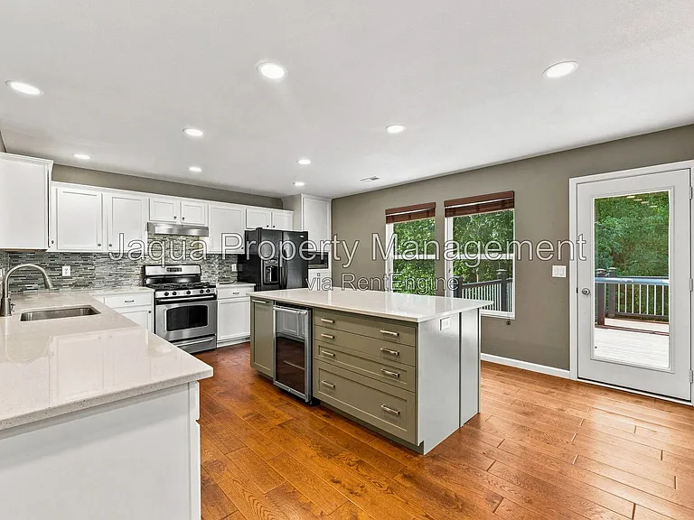 4663 Andover Woods Ct — Photo 2