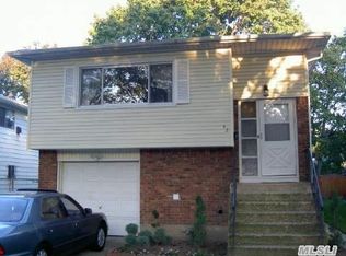 42 Sutton St, Hempstead, NY 11550