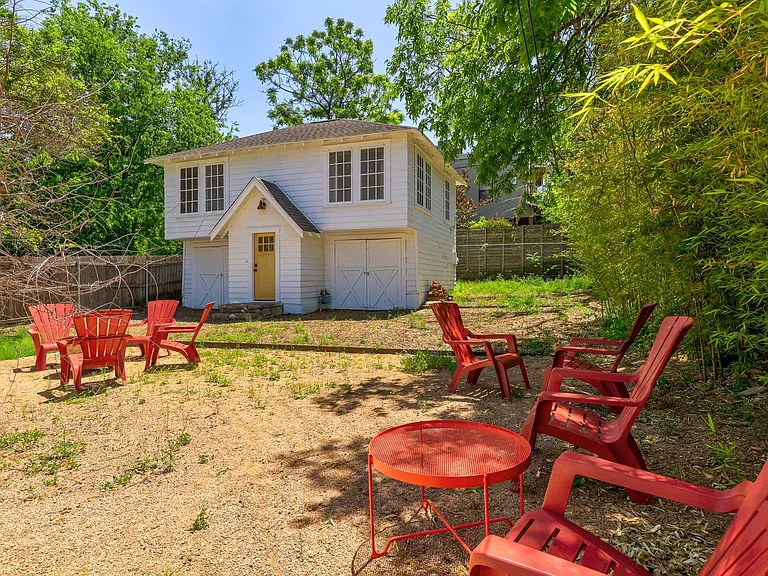 305 Lockhart Dr #B — Photo 23