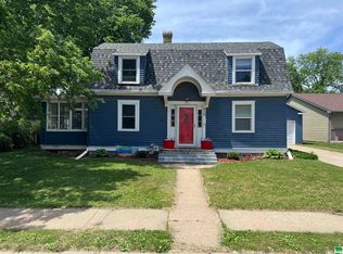416 Elm St, Vermillion, SD 57069