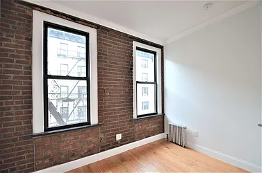 Rented by CITY SKYLINE REALTY INC