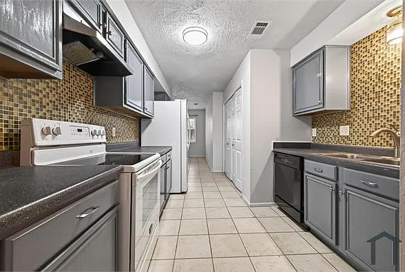 11611 Bonaparte Dr — Photo 7