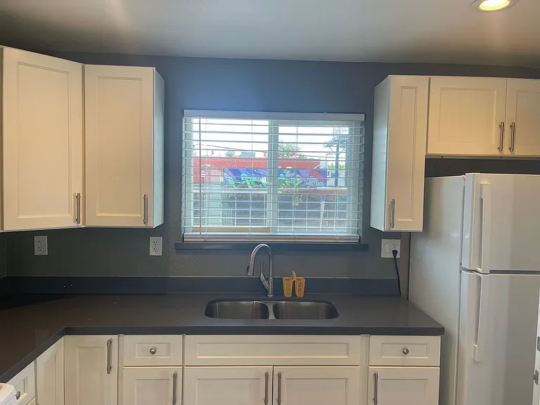 1526 N Sierra Nevada St — Photo 17