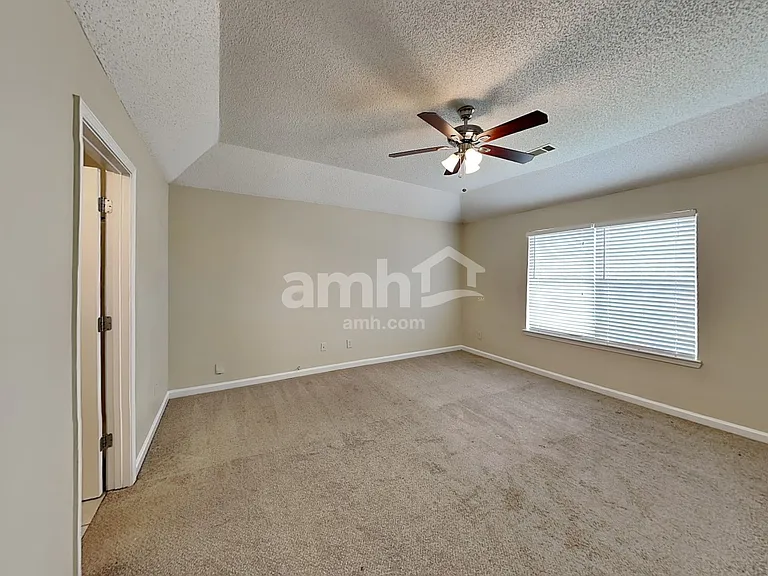 228 Kings Cv — Photo 7