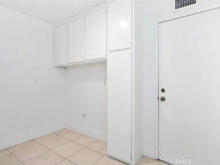 5954 Wilkinson Ave — Photo 32