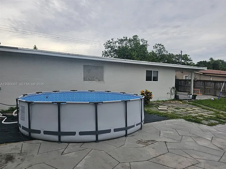 75 SW 18th Ave — Photo 22