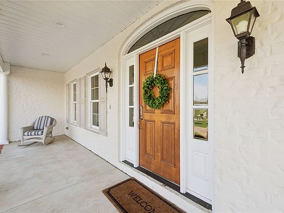 2nd image of 1141 Lauralynn Dr