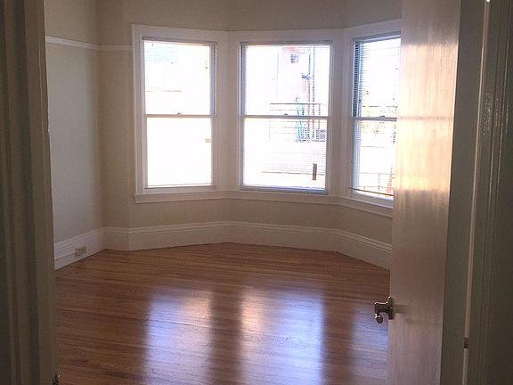 4th image of 920 Bay St APT 6