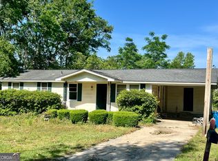 184 Belvue Ave, Lyons, GA 30436
