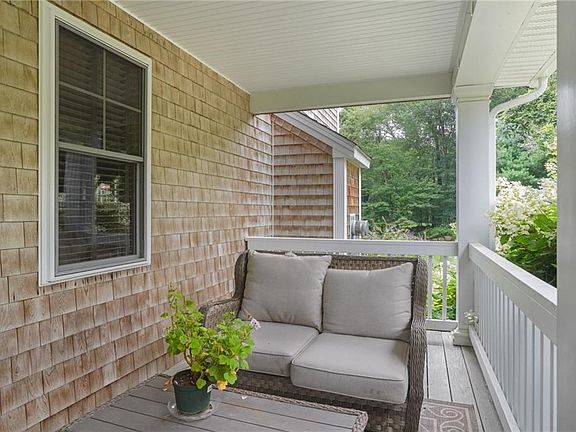 3rd image of 27 Windmill Dr
