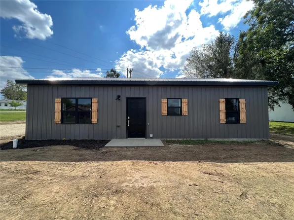 518 E Walnut St, Perry, MO 63462