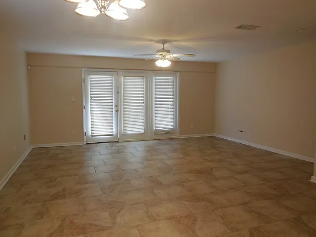2118 Delta Blvd — Photo 3