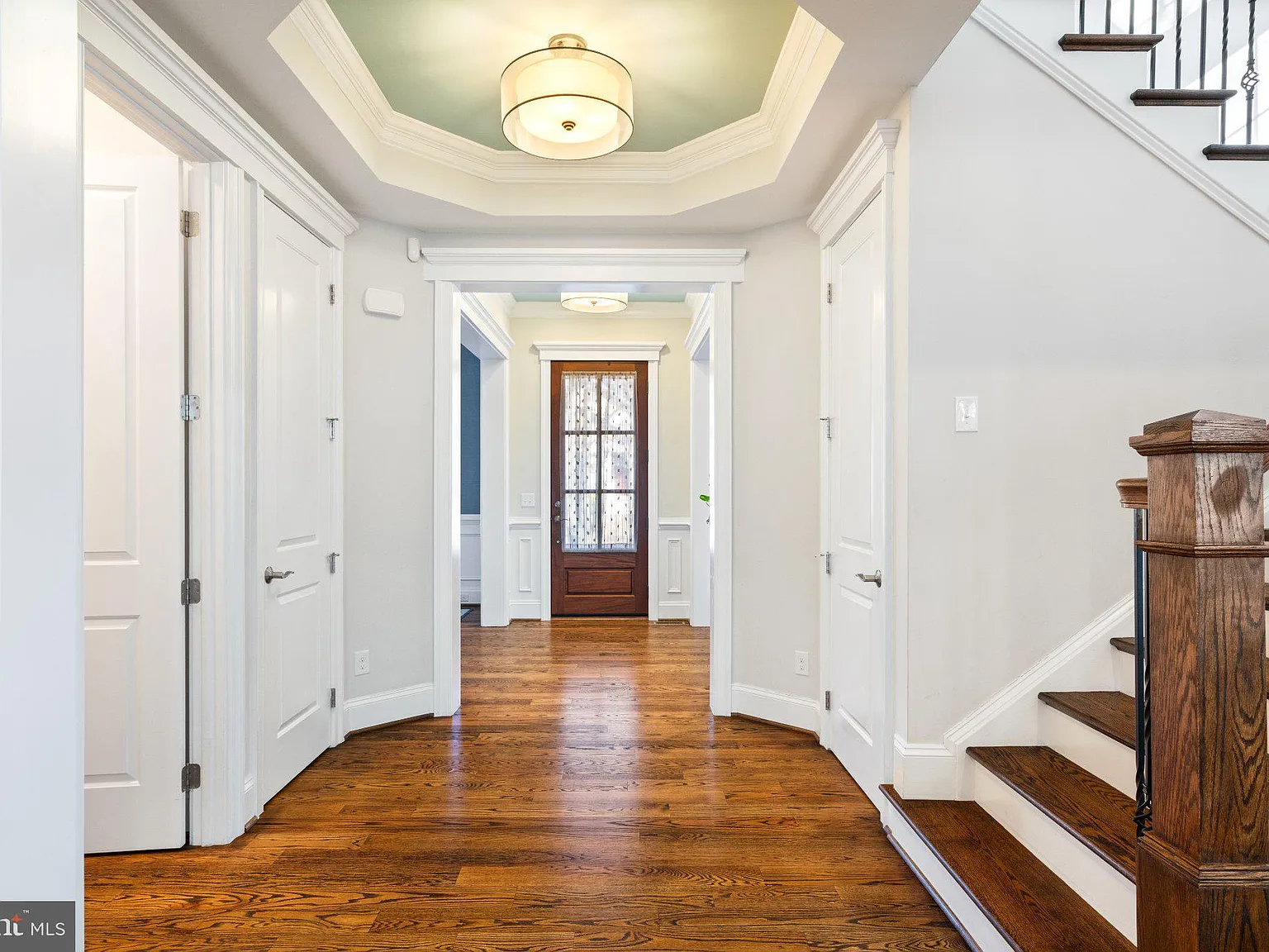 5 bed, 6.0 bath, 5599 sqft, $9,000 — Photo 3