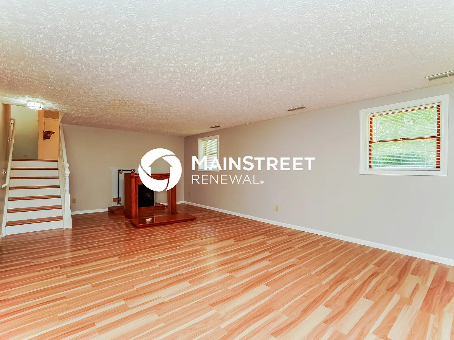 89 E Schrock Rd — Photo 4