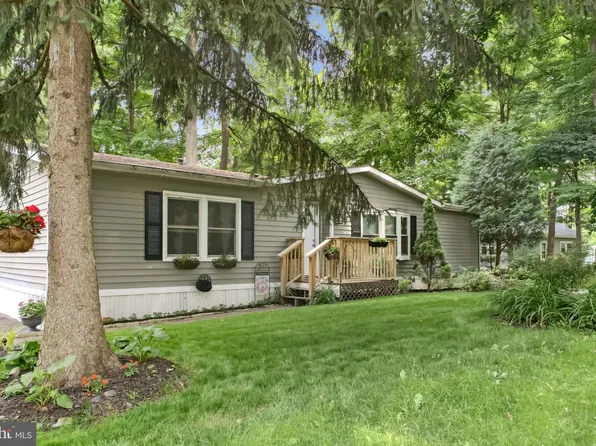 6 Esther Dr, Quakertown, PA 18951