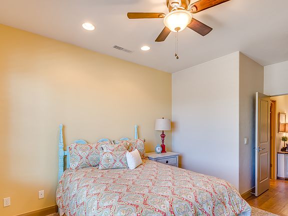 5th image of 189 S 1210 West Cir