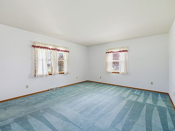 4th image of 250 Poorman Rd