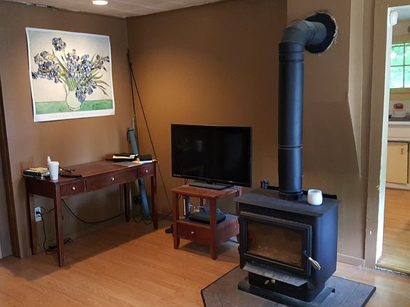 3rd image of 304 N Alder St