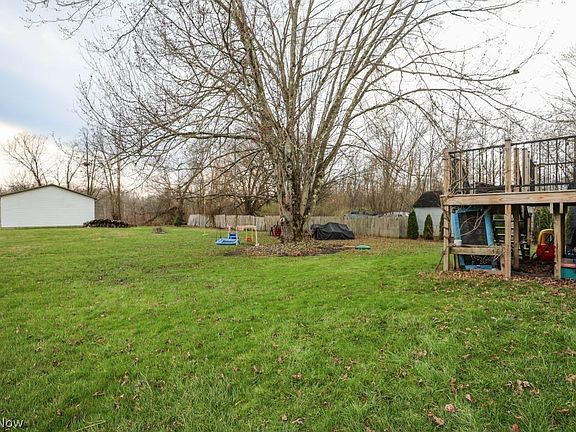 5th image of 10676 Holcomb Rd