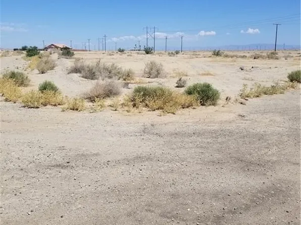 2560 S Marina Dr, Thermal, CA 92274