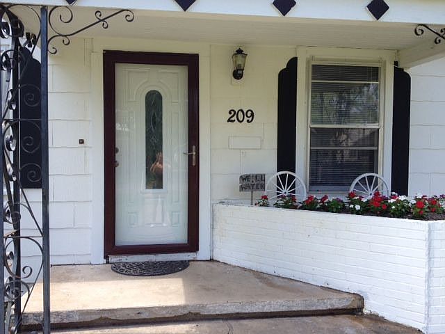 2nd image of 209 Penrose St