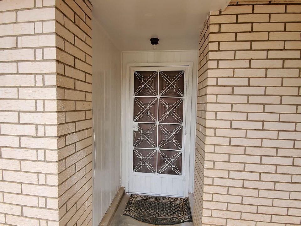 1st image of 9000 Leo St