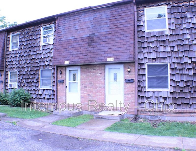1st image of 716 W Light St