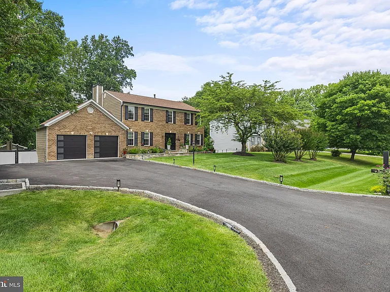 13908 Pleasant Grove Ct — Photo 2