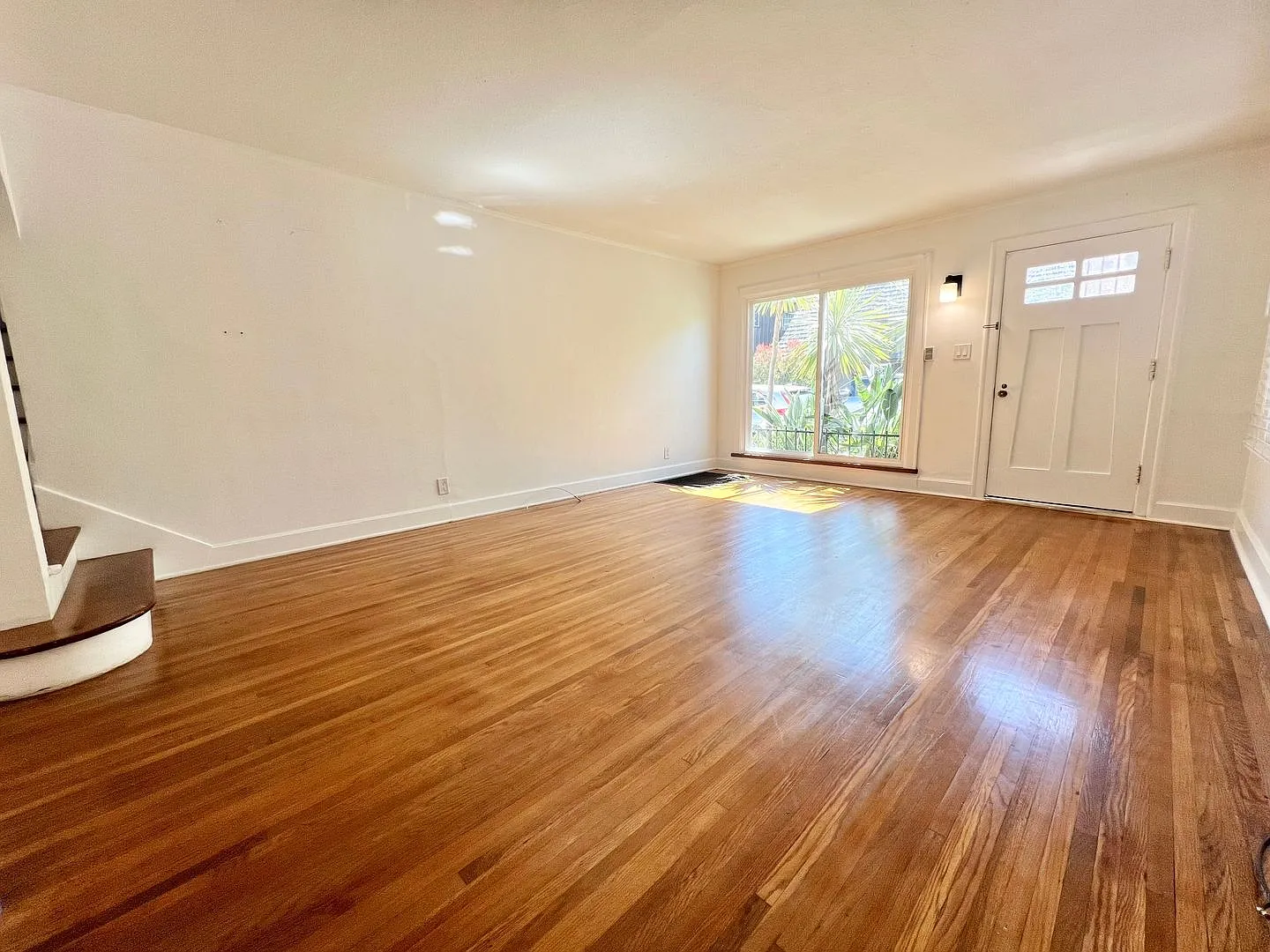 Stunning Ocean & Bay View Two-Story Home on the Long Beach Peninsula — Photo 3