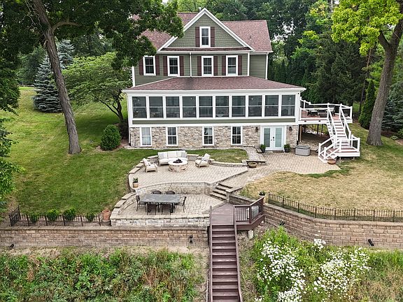 2nd image of 42037 N Old Lake Ave