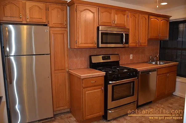 Rented by aptsandlofts.com | media 29