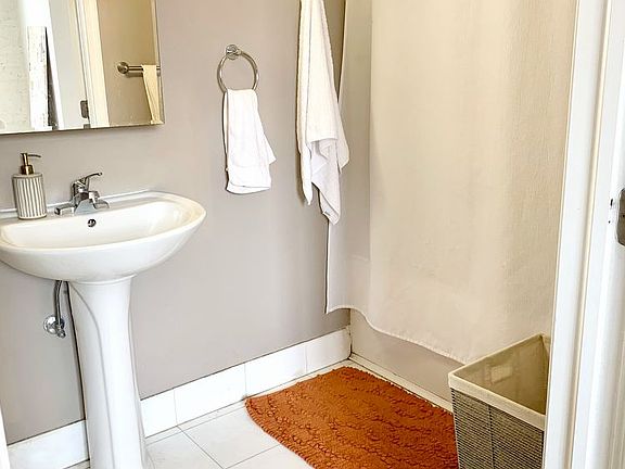 4th image of 21 S 13th St APT 404