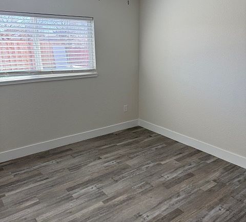 5th image of 6104 Mayhews Landing Rd