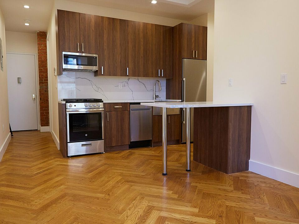 1st image of 921 Washington Ave #641