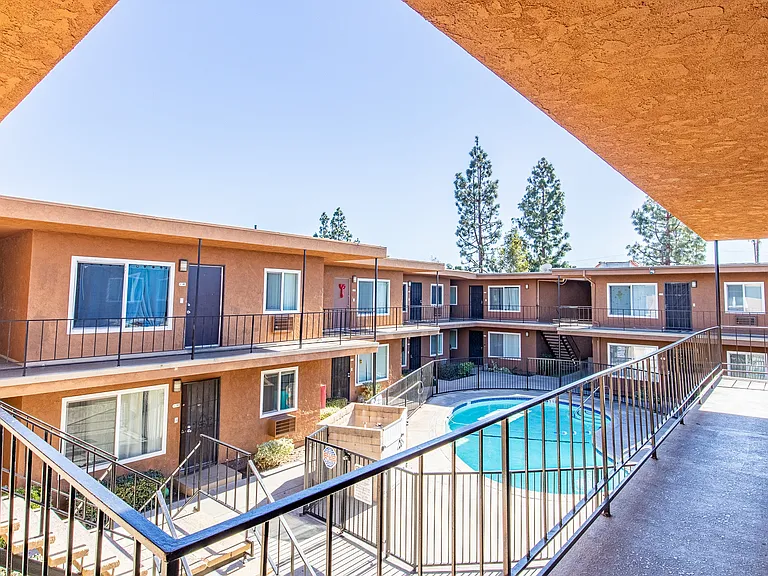 Buena Casa Apartments — Photo 16