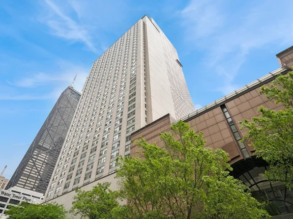 777 N Michigan Ave APT 1001, Chicago, IL 60611