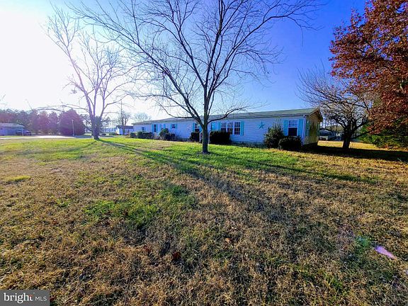2nd image of 203 W Holly Dr