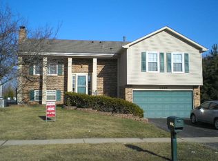 1239 Spring Valley Dr, Carol Stream, IL 60188