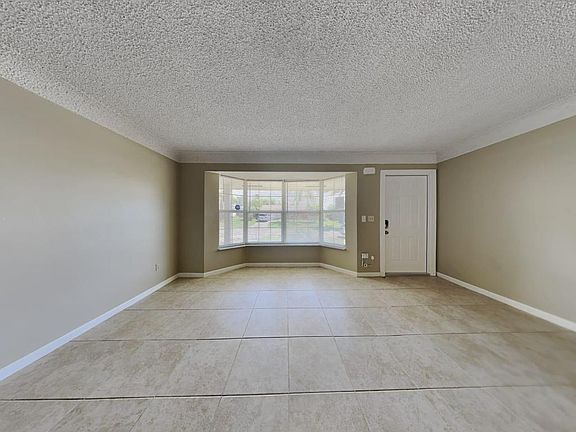 3rd image of 122 SE 29th Ave #0