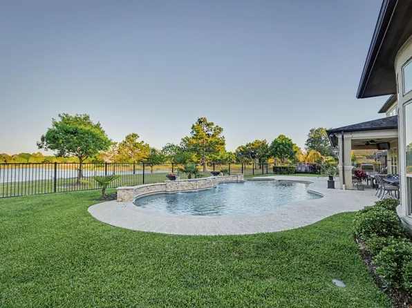 18522 Wade Creek Ln, Cypress, TX 77433