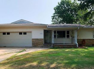 1031 N Hickory Ave, Broken Arrow, OK 74012