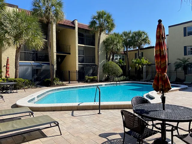 Charming Condo in Westshore ? South Tampa Living at Its Best — Photo 2