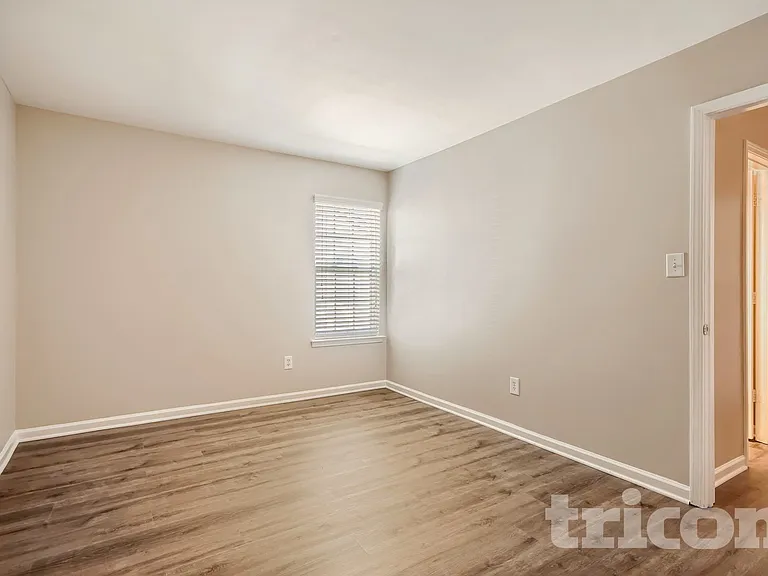 5606 Fenway Dr — Photo 4