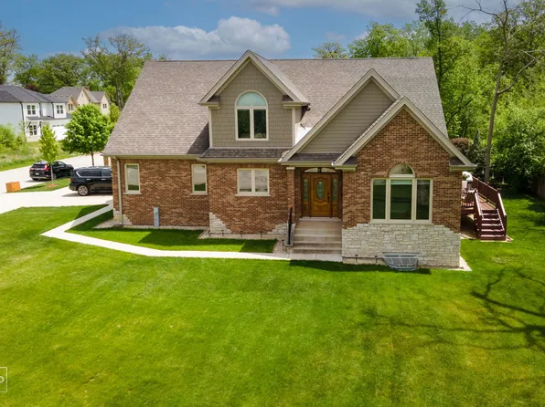 388 Preserve Ln, Wood Dale, IL 60191