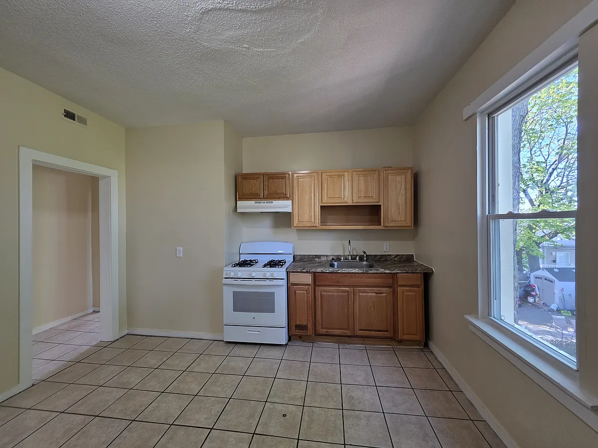 Building Photo - 33 Dickerman St #4D